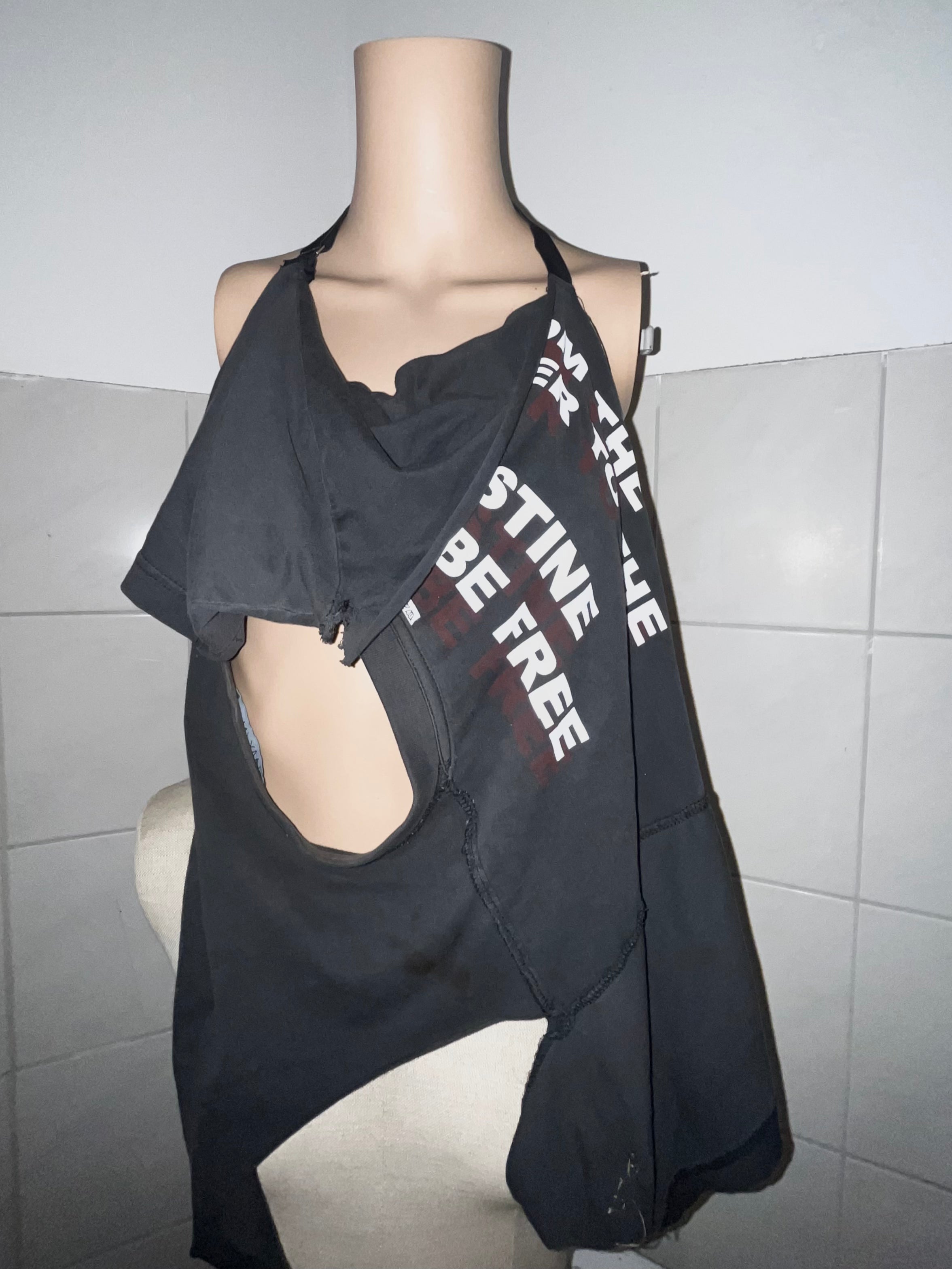 TRANSFORMABLE TOP FROM THE RIVER TO THE SEA