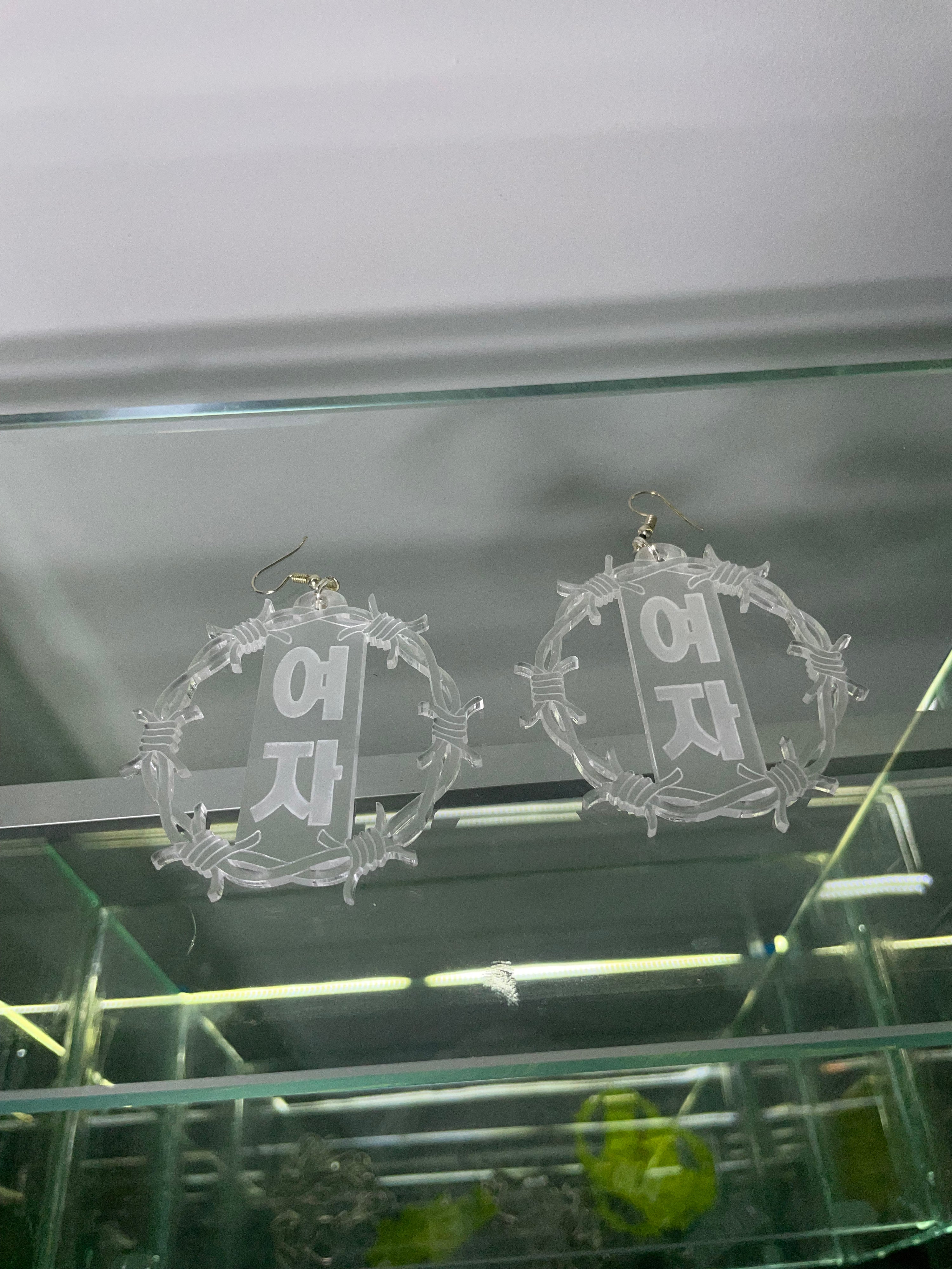 Clear hoop earrings – YEOJA 여자